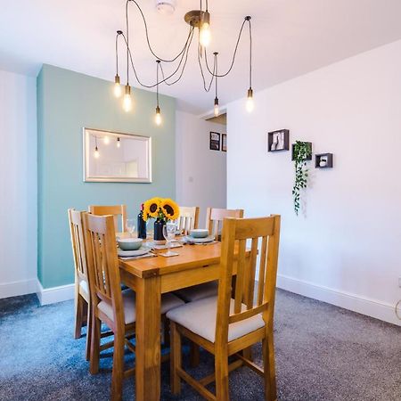 Spacious 2-Bed City-Centre Cottage In Chester By 53 Degrees Property - Ideal For Groups & Couples - Sleeps 6 Dış mekan fotoğraf