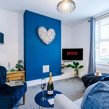 Spacious 2-Bed City-Centre Cottage In Chester By 53 Degrees Property - Ideal For Groups & Couples - Sleeps 6 Dış mekan fotoğraf